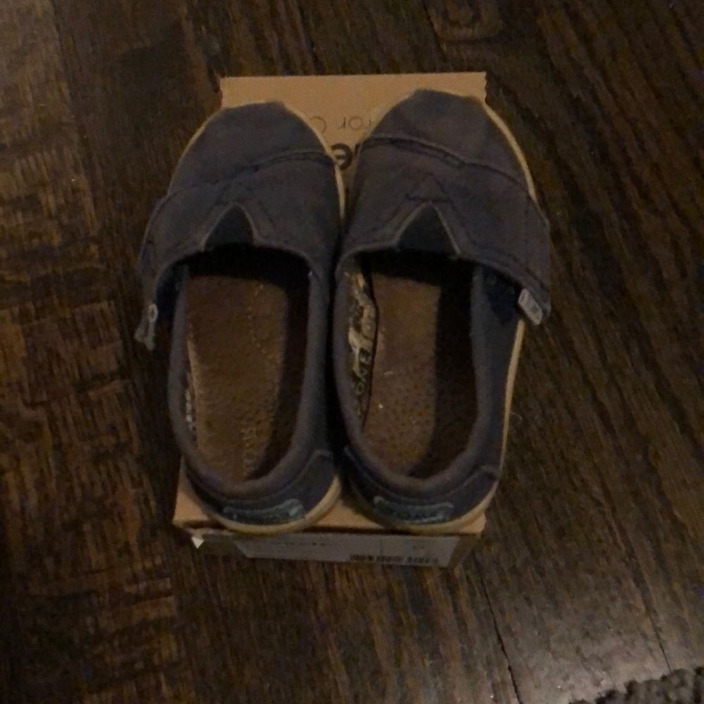 Toms shoes